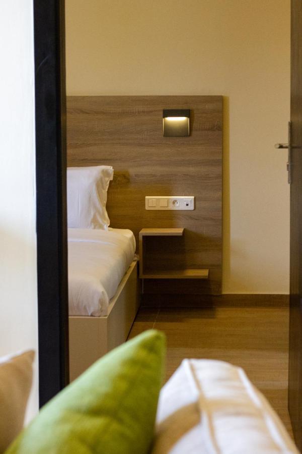 Silver Moon Hotel Αμπιτζάν Εξωτερικό φωτογραφία