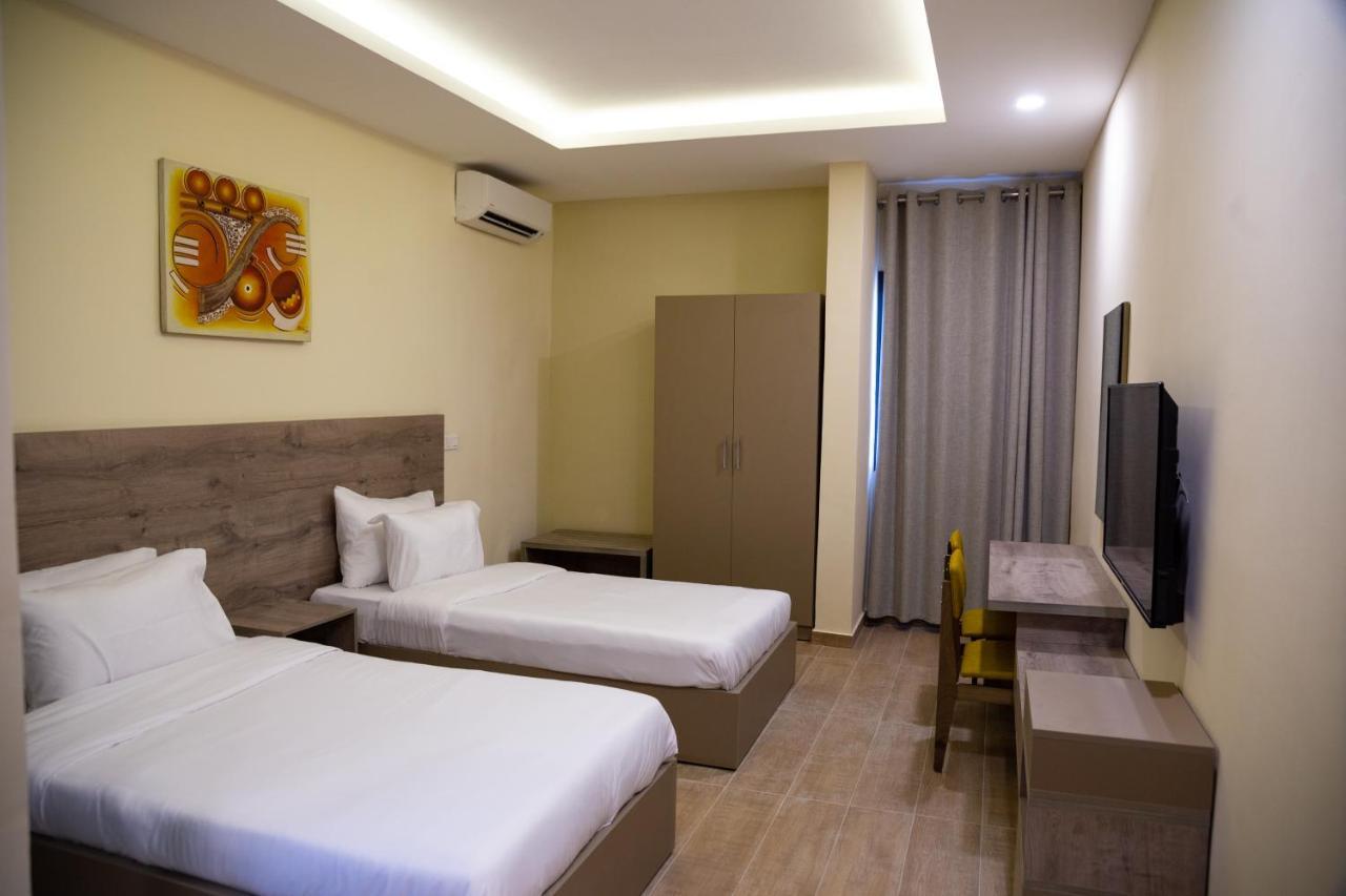 Silver Moon Hotel Αμπιτζάν Εξωτερικό φωτογραφία