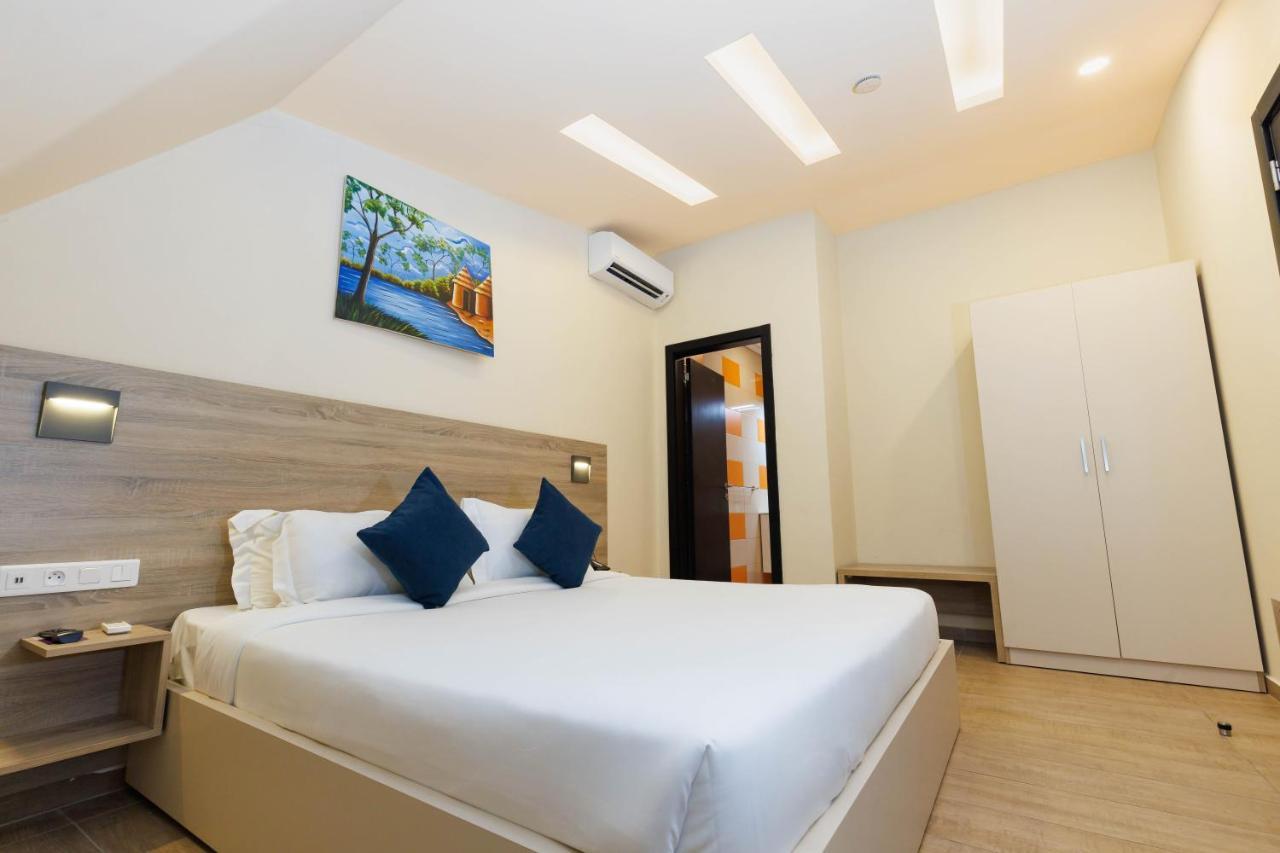 Silver Moon Hotel Αμπιτζάν Εξωτερικό φωτογραφία
