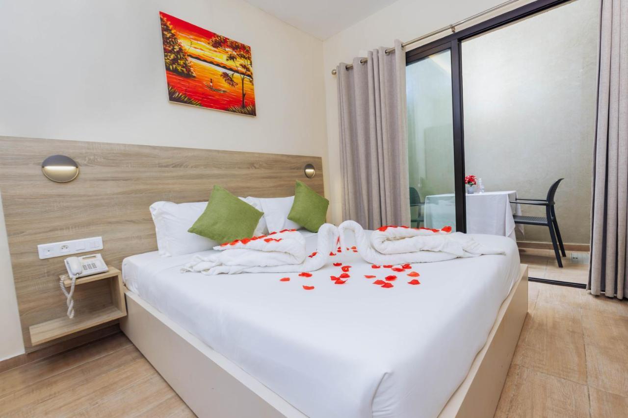 Silver Moon Hotel Αμπιτζάν Εξωτερικό φωτογραφία